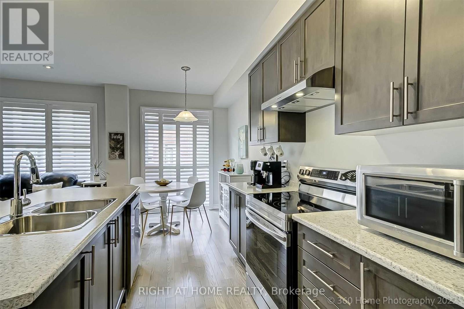 45 Sutcliffe Drive, Whitby, Ontario  L1R 0R1 - Photo 7 - E12658006