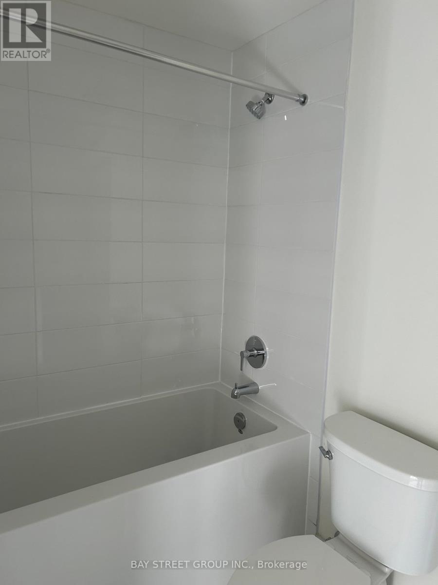 Th302 - 6 Steckley House Lane, Richmond Hill, Ontario  L4S 0N1 - Photo 7 - N12658018