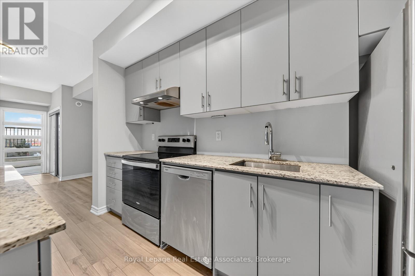 124 - 349 Wheat Boom Drive, Oakville, Ontario  L6H 7X5 - Photo 8 - W12656626