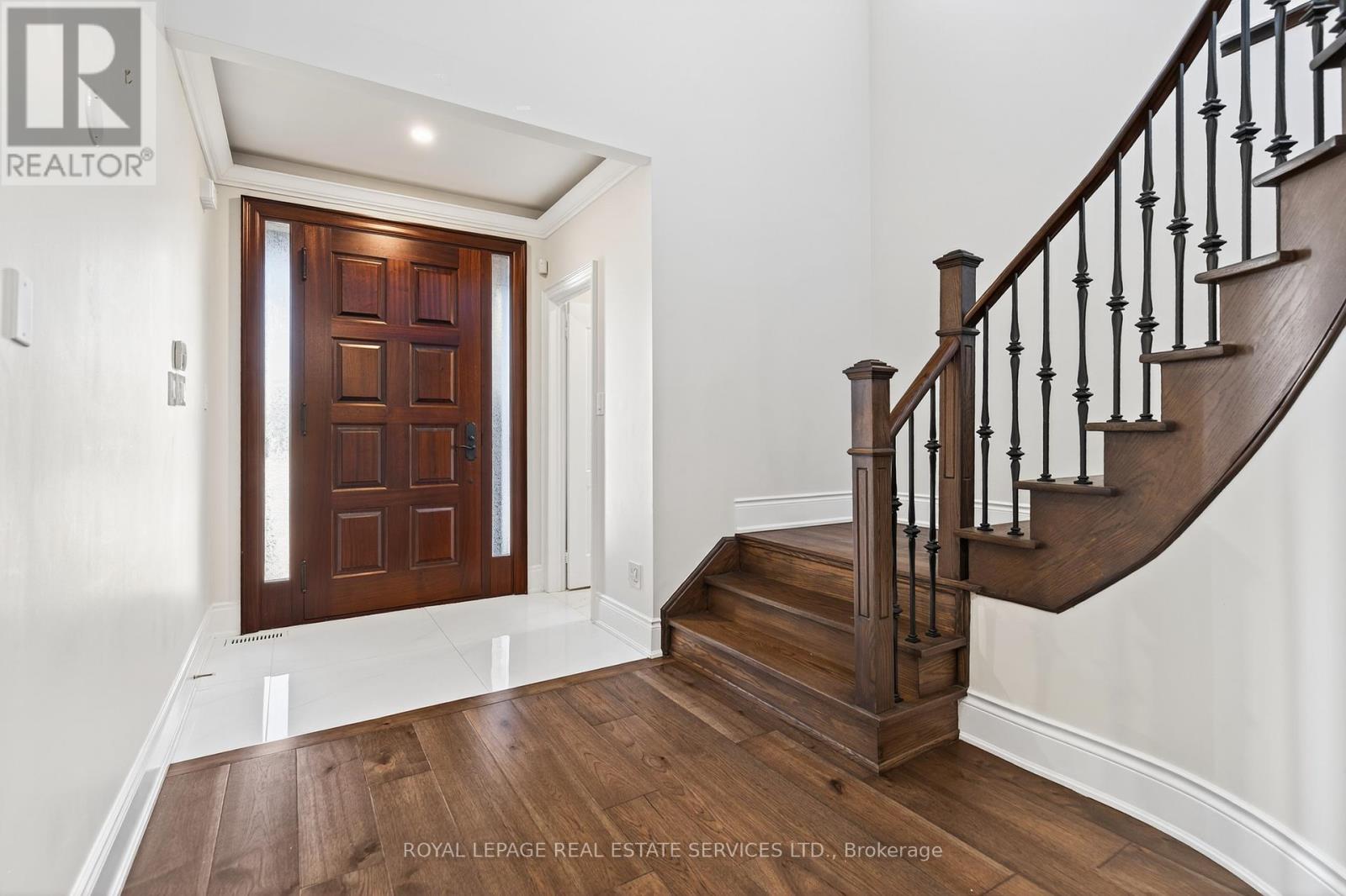 2240 Pine Glen Road, Oakville, Ontario  L6M 0G5 - Photo 2 - W12658002