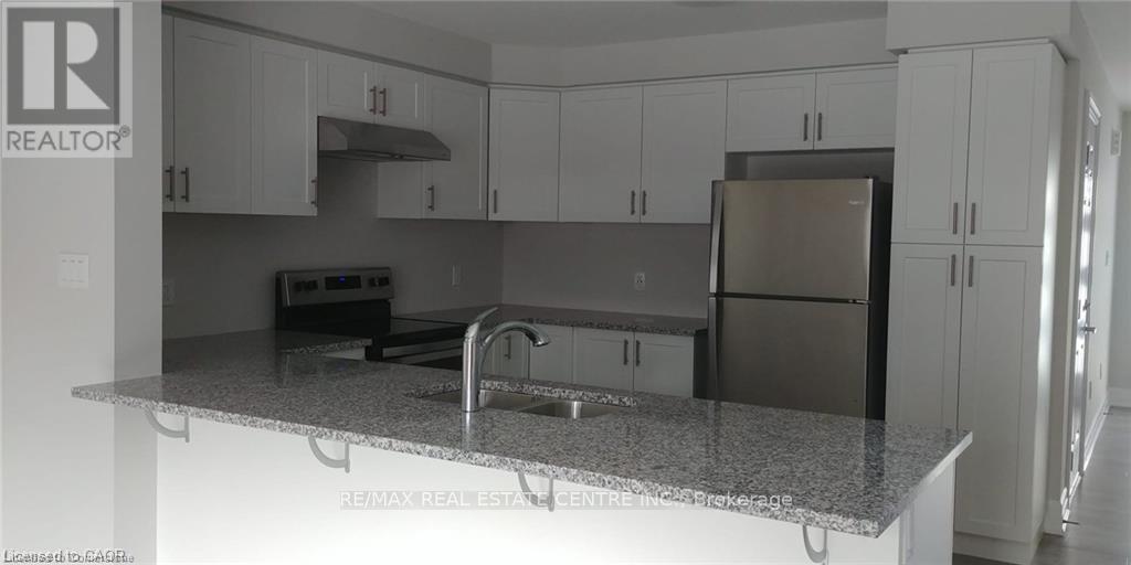 56 Munch Avenue, Cambridge, Ontario  N1R 0B9 - Photo 3 - X12658004