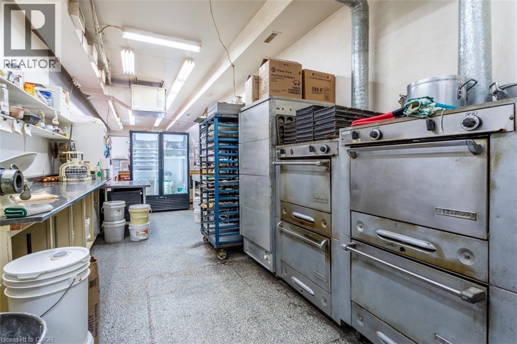 2049 Mount Forest Drive, Burlington, Ontario  L7P 1H4 - Photo 13 - 40774182