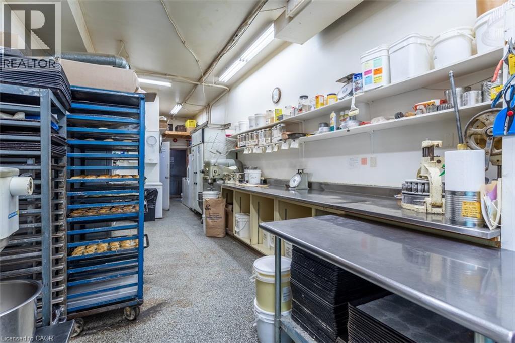 2049 Mount Forest Drive, Burlington, Ontario  L7P 1H4 - Photo 10 - 40774182