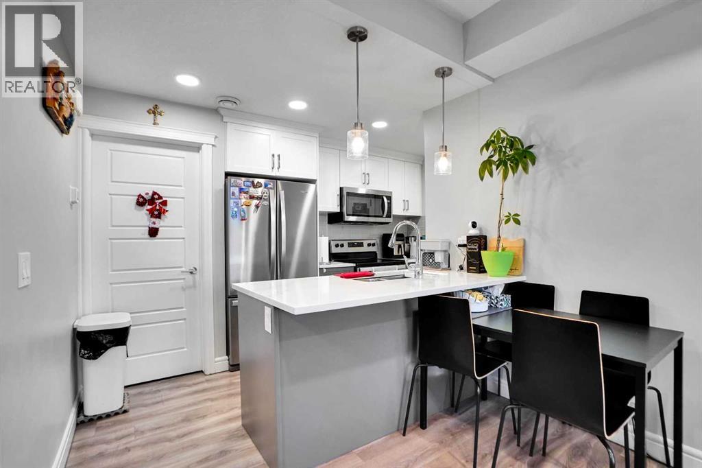 28 Savanna Passage Ne, Calgary, Alberta  T3J 0Y2 - Photo 6 - A2276105