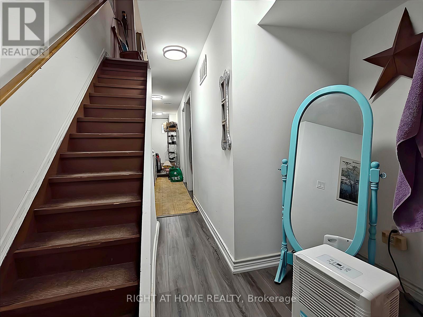 Lower - 567 Ossington Avenue, Toronto, Ontario  M6G 3T4 - Photo 12 - C12658040