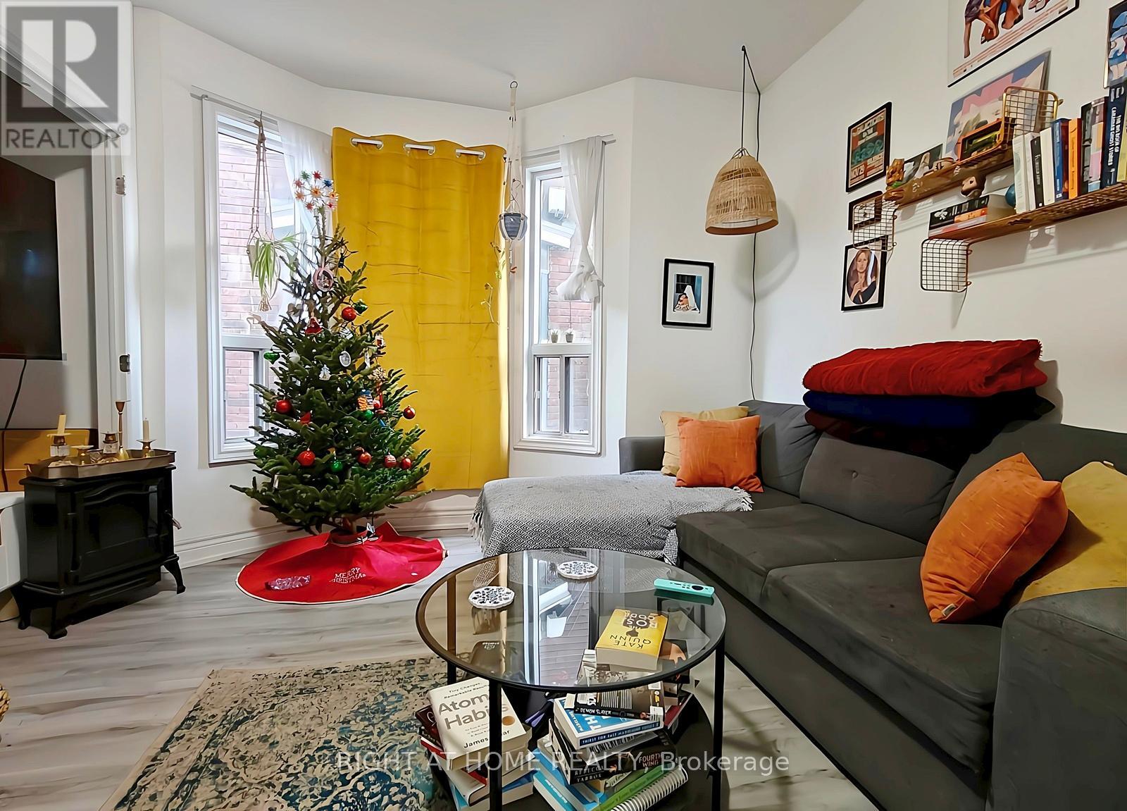 Lower - 567 Ossington Avenue, Toronto, Ontario  M6G 3T4 - Photo 7 - C12658040