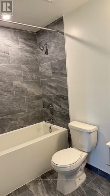 #2005 - 395 Square One Drive, Mississauga, Ontario  L5B 0P6 - Photo 11 - W12658050