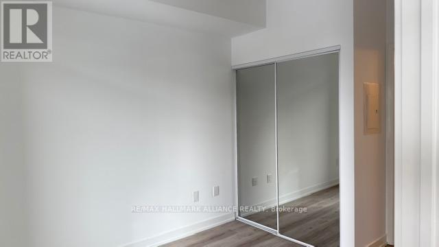 #2005 - 395 Square One Drive, Mississauga, Ontario  L5B 0P6 - Photo 12 - W12658050