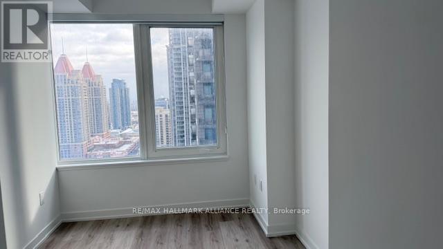 #2005 - 395 Square One Drive, Mississauga, Ontario  L5B 0P6 - Photo 13 - W12658050