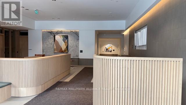 #2005 - 395 Square One Drive, Mississauga, Ontario  L5B 0P6 - Photo 4 - W12658050