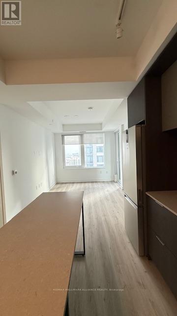 #2005 - 395 Square One Drive, Mississauga, Ontario  L5B 0P6 - Photo 6 - W12658050