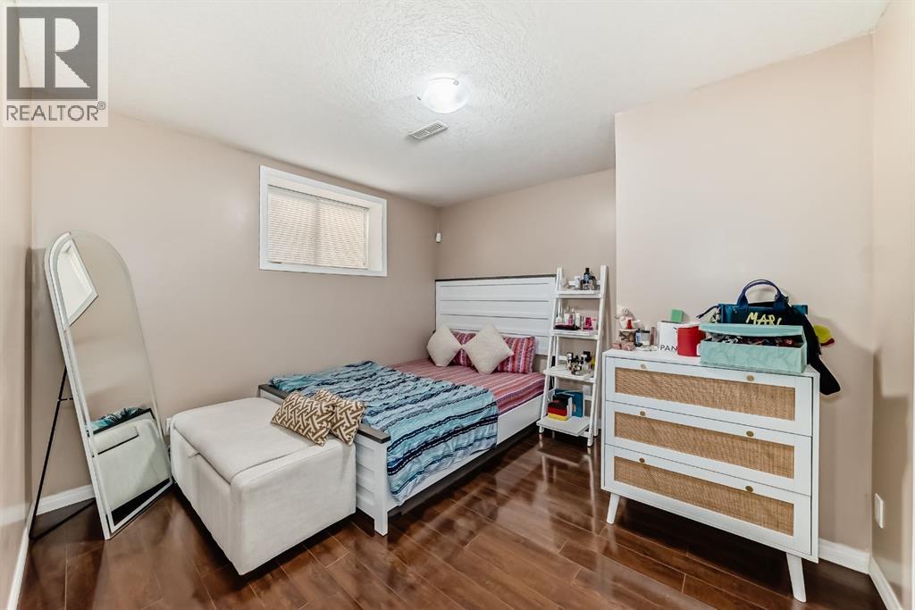 216 Saddlecrest Way Ne, Calgary, Alberta  T3J 5N2 - Photo 33 - A2269316