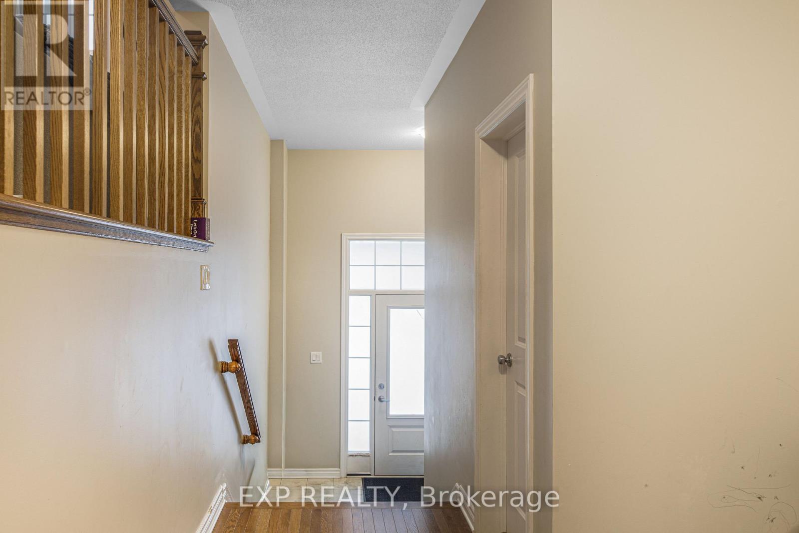 84 Russet Terrace, Ottawa, Ontario  K2J 6E8 - Photo 2 - X12658082