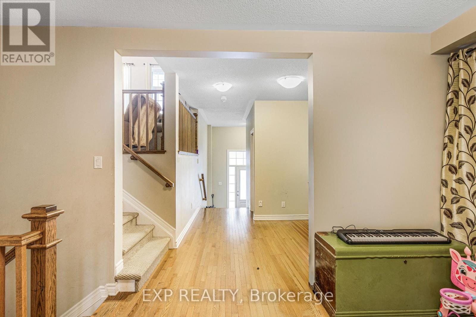 84 Russet Terrace, Ottawa, Ontario  K2J 6E8 - Photo 3 - X12658082