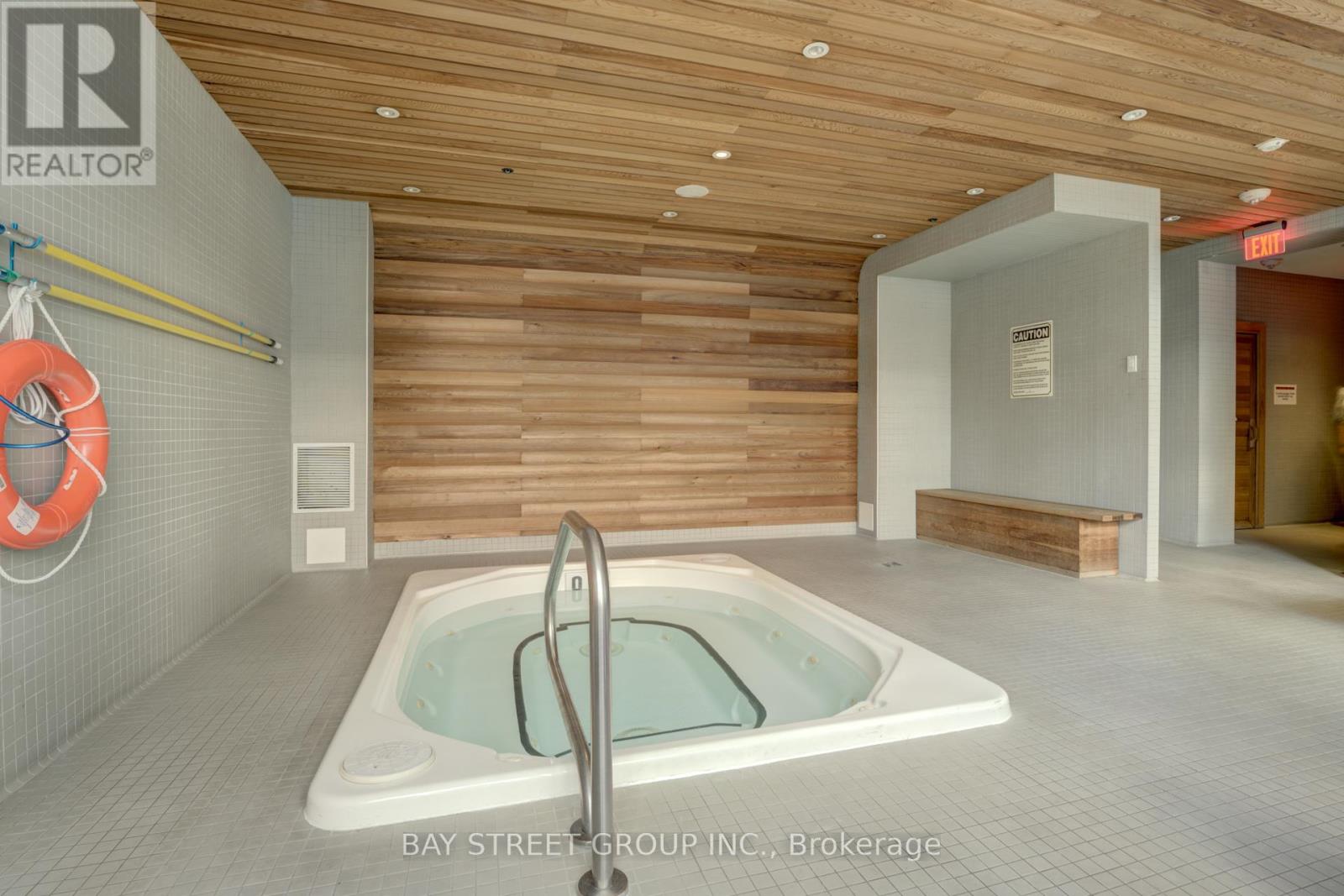 909 - 8 Mercer Street, Toronto, Ontario  M5V 0C4 - Photo 17 - C12658088