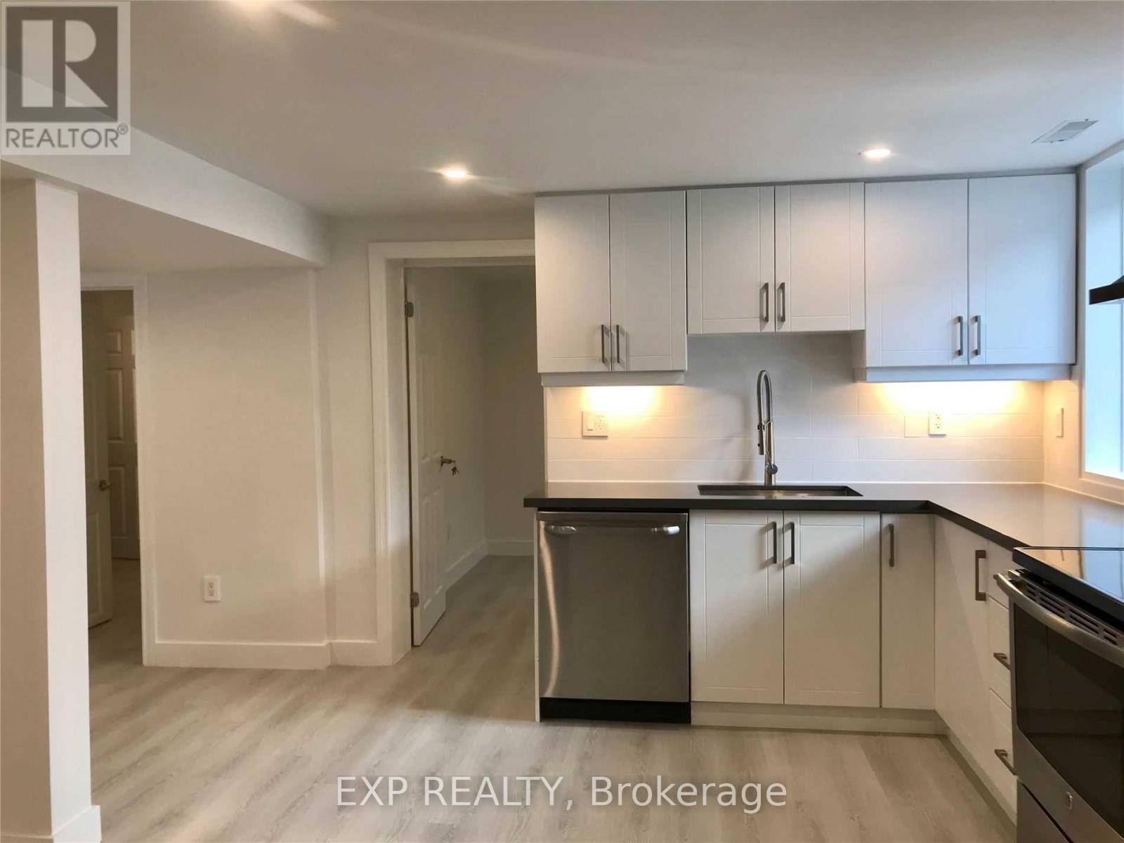 Lower - 421 Woodcrest Avenue, Oshawa, Ontario  L1J 2T5 - Photo 3 - E12658056