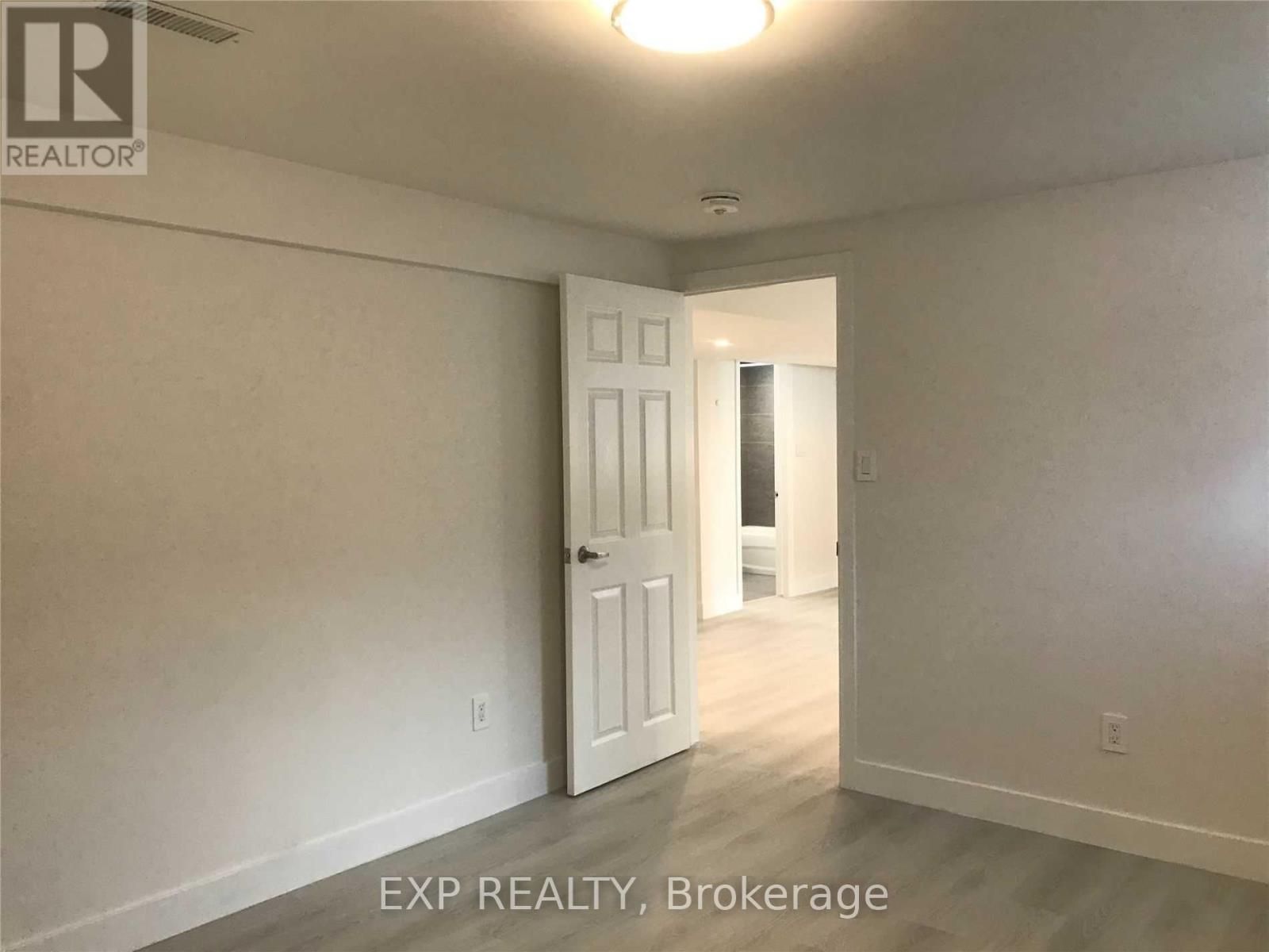 Lower - 421 Woodcrest Avenue, Oshawa, Ontario  L1J 2T5 - Photo 6 - E12658056