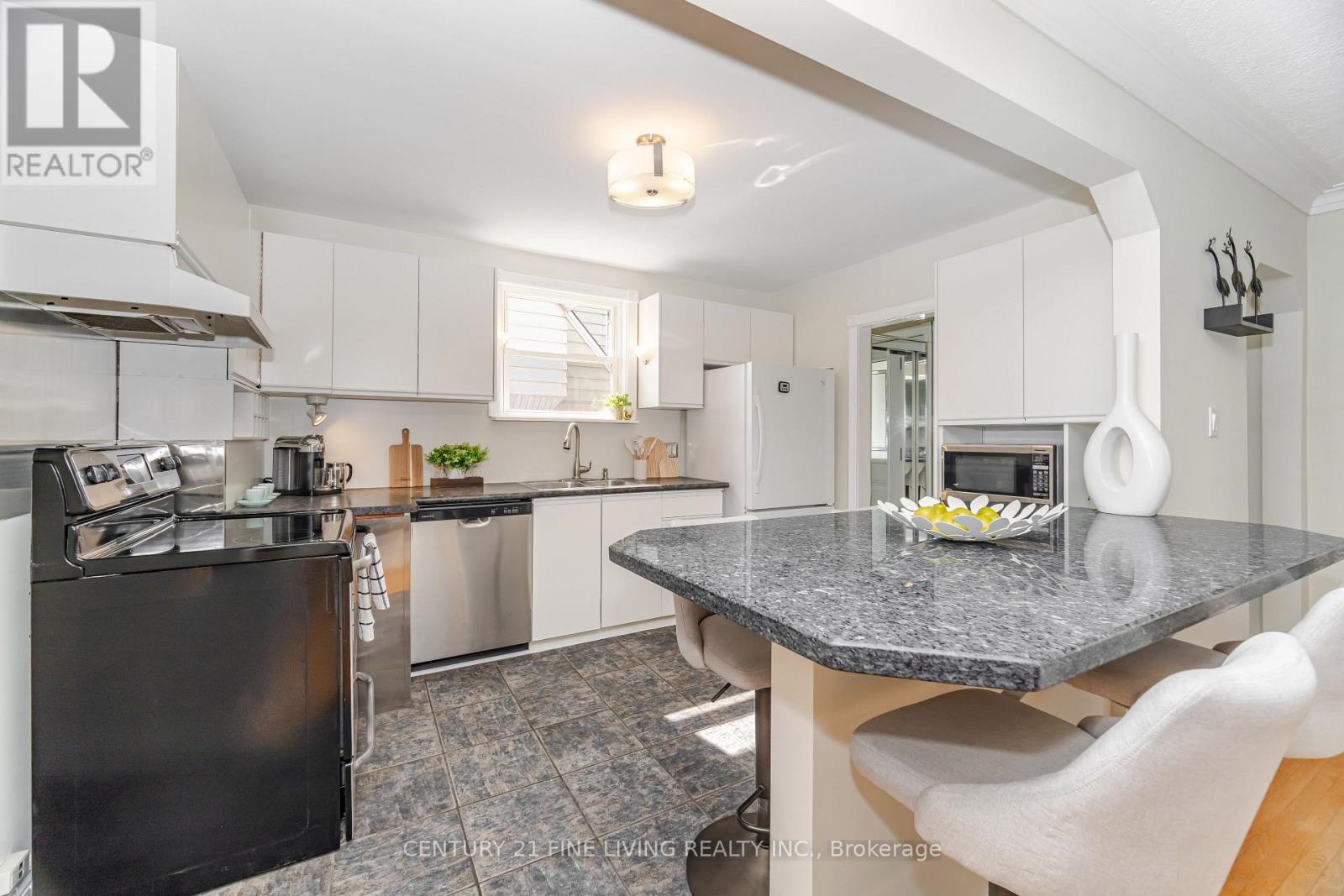 151 Brooklawn Avenue, Toronto, Ontario  M1M 2P8 - Photo 7 - E12658090