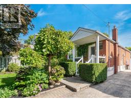 151 BROOKLAWN AVENUE, Toronto, Ontario