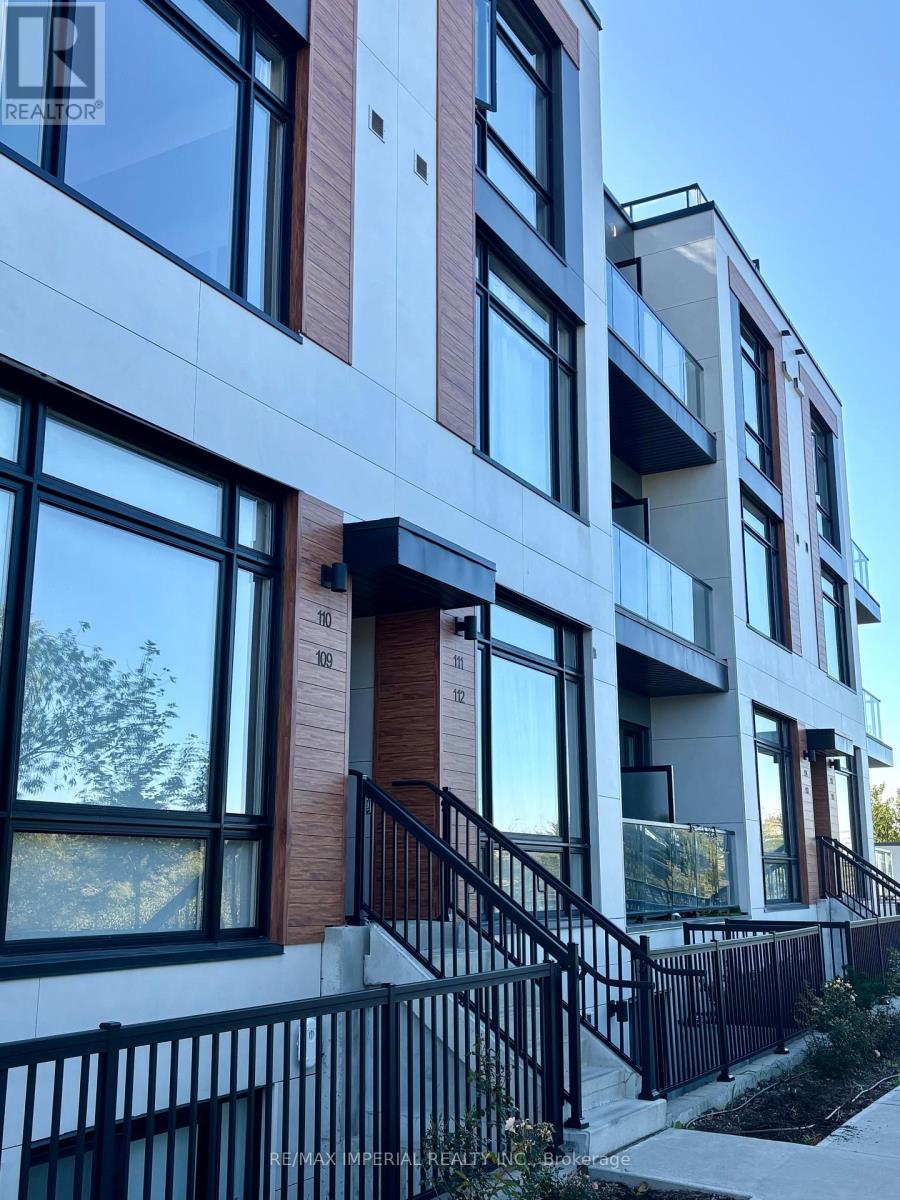 112 - 10 Steckley House Lane, Richmond Hill, Ontario  L4S 0N1 - Photo 2 - N12658068