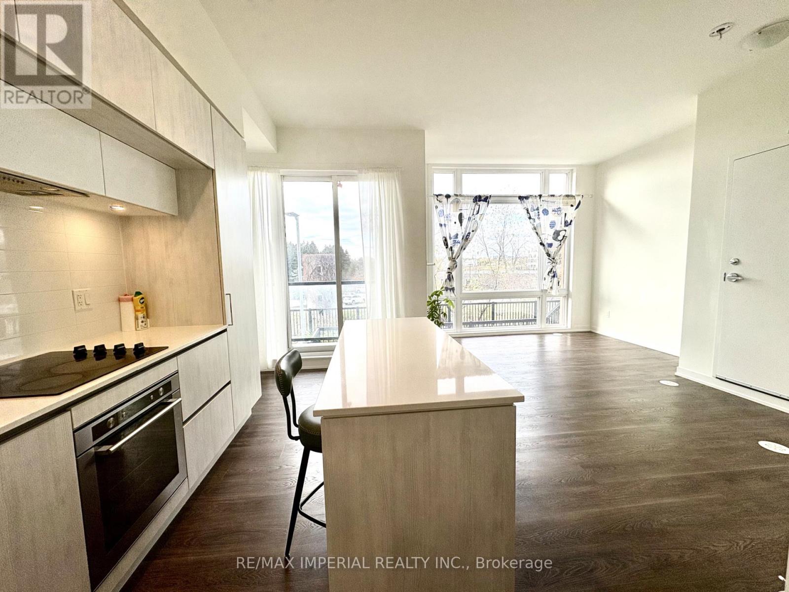 112 - 10 Steckley House Lane, Richmond Hill, Ontario  L4S 0N1 - Photo 4 - N12658068