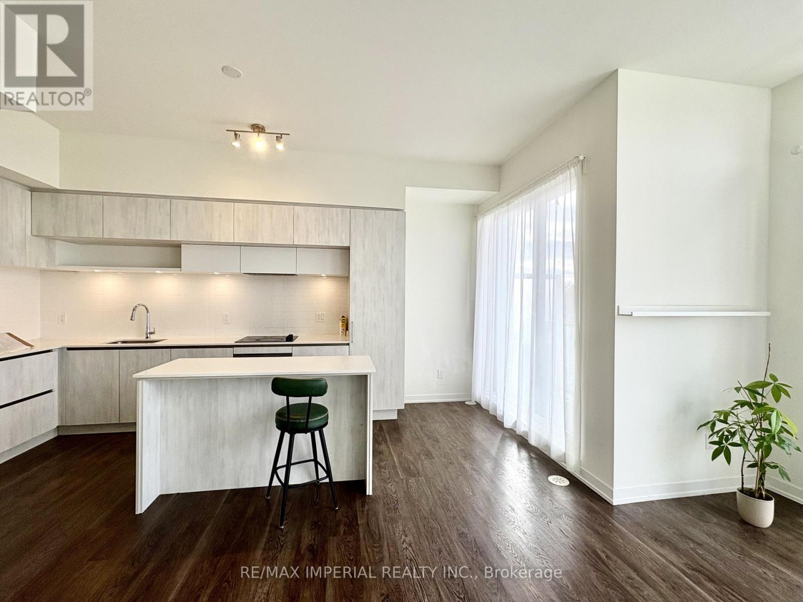 112 - 10 Steckley House Lane, Richmond Hill, Ontario  L4S 0N1 - Photo 8 - N12658068