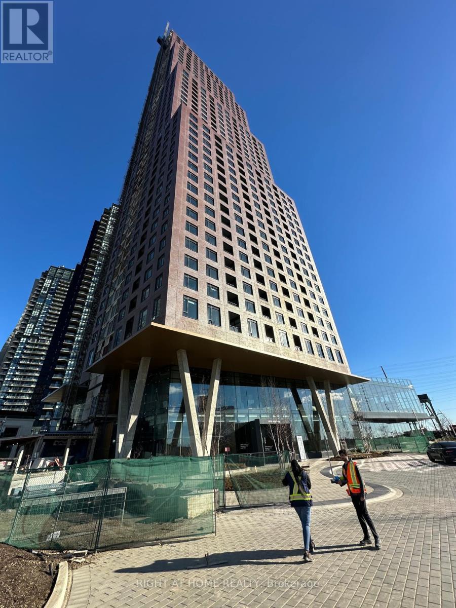 1605 - 2920 Highway 7 Road, Vaughan, Ontario  L4K 0P4 - Photo 2 - N12658084