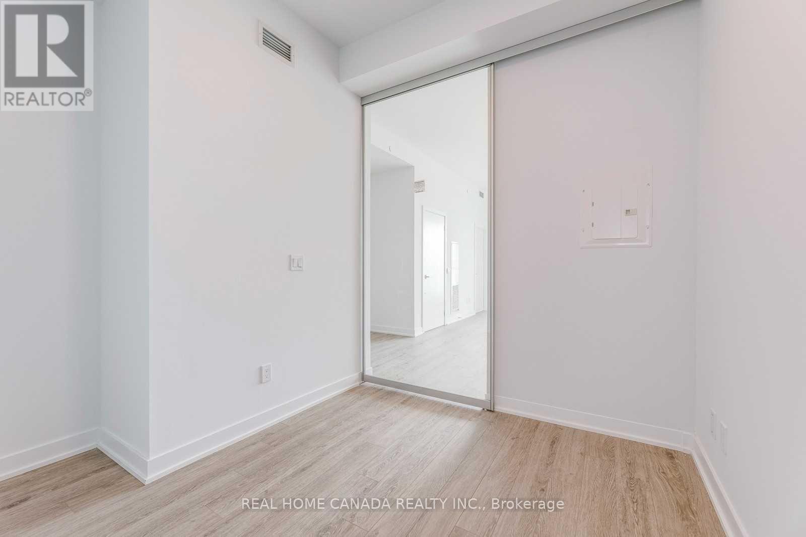 3208 - 1926 Lake Shore Boulevard W, Toronto, Ontario  M6S 1A2 - Photo 23 - W12658086