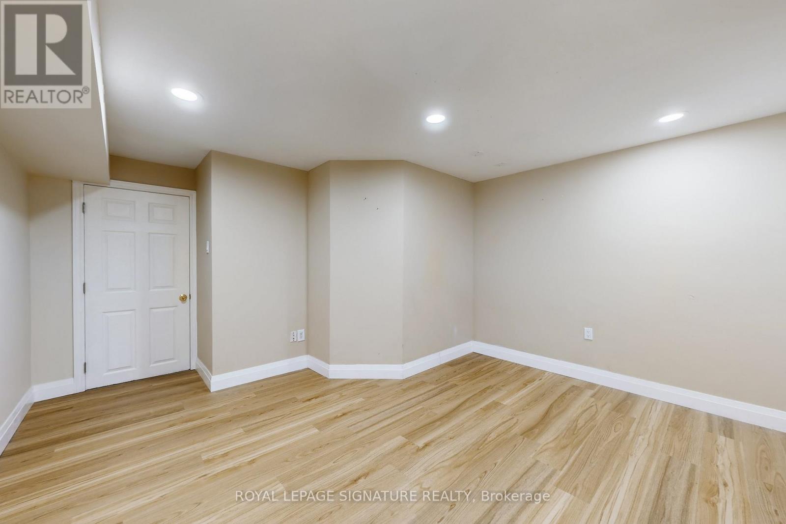 43 Alessia Circle, Toronto, Ontario  M6E 5A6 - Photo 14 - W12658092