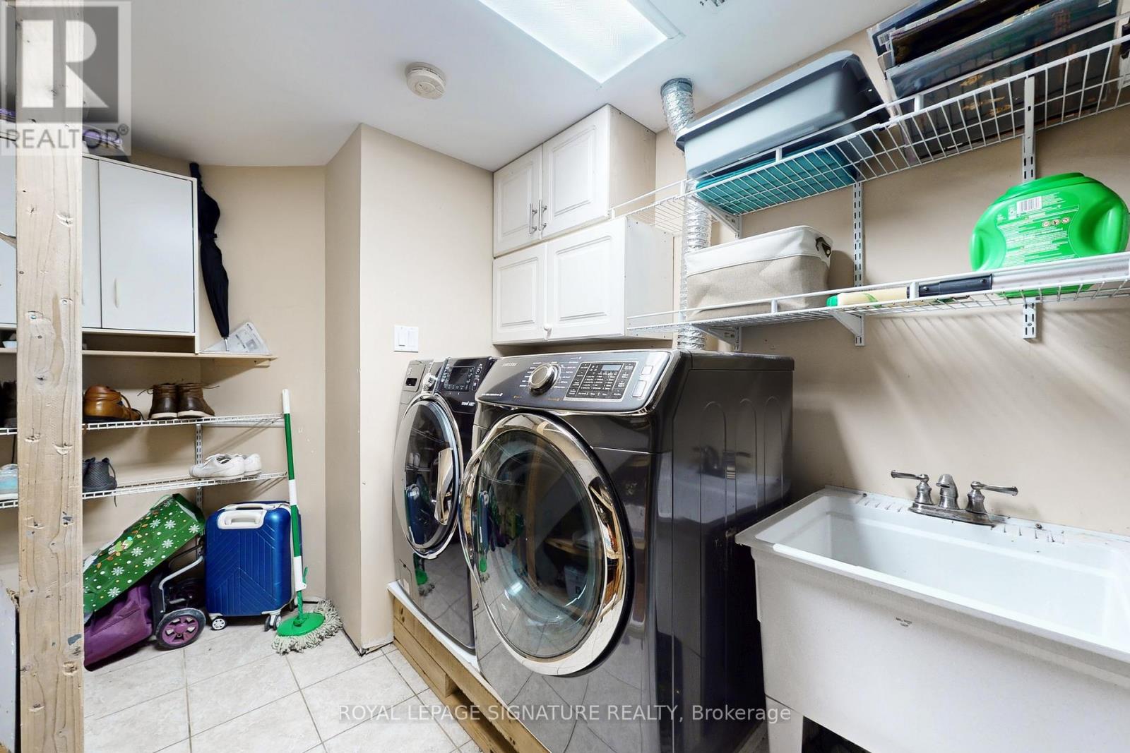 43 Alessia Circle, Toronto, Ontario  M6E 5A6 - Photo 16 - W12658092