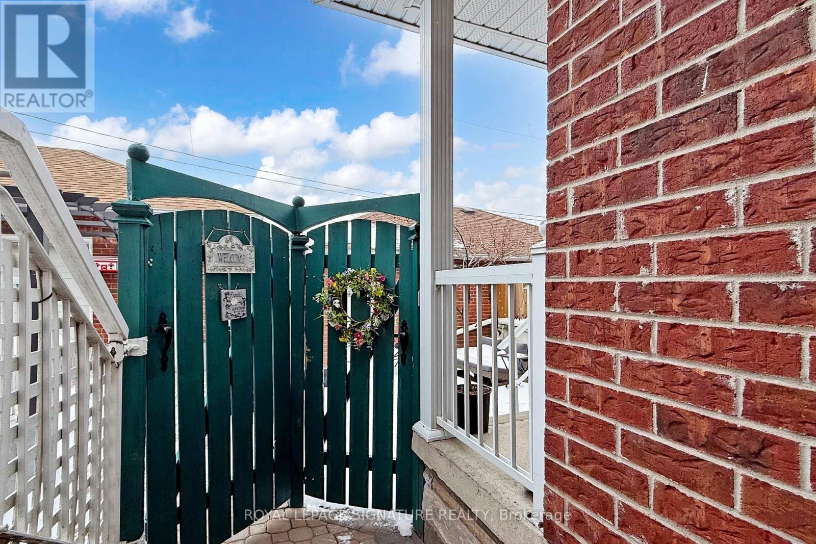 43 Alessia Circle, Toronto, Ontario  M6E 5A6 - Photo 18 - W12658092