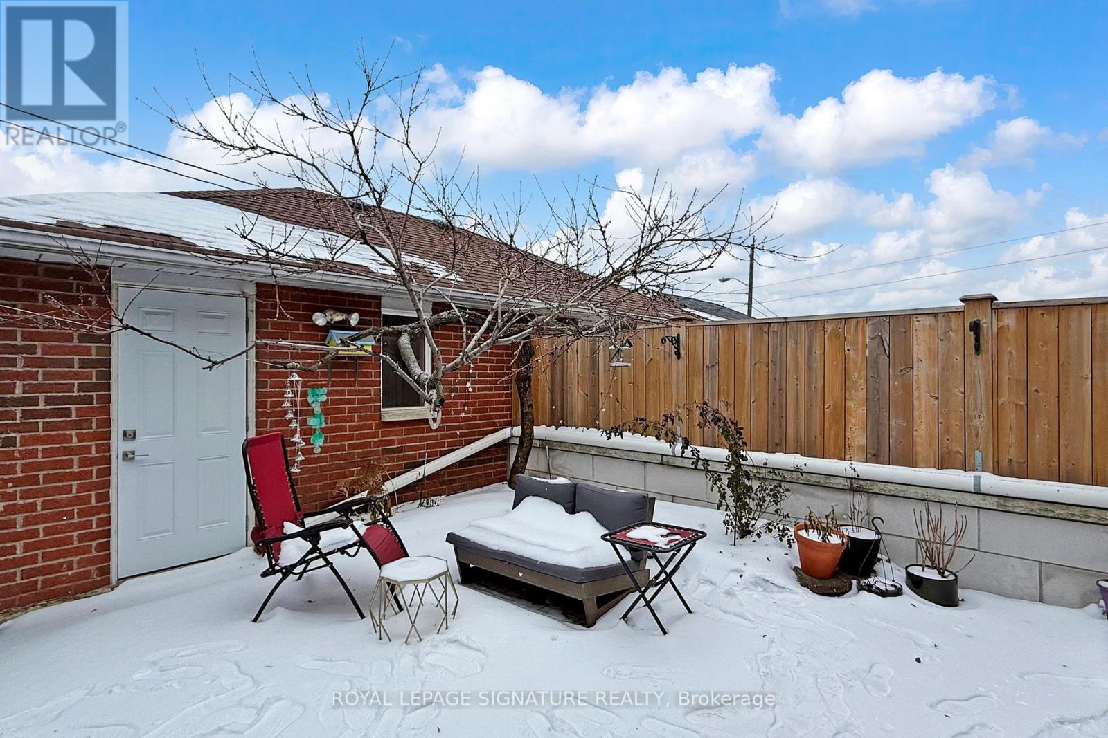 43 Alessia Circle, Toronto, Ontario  M6E 5A6 - Photo 19 - W12658092