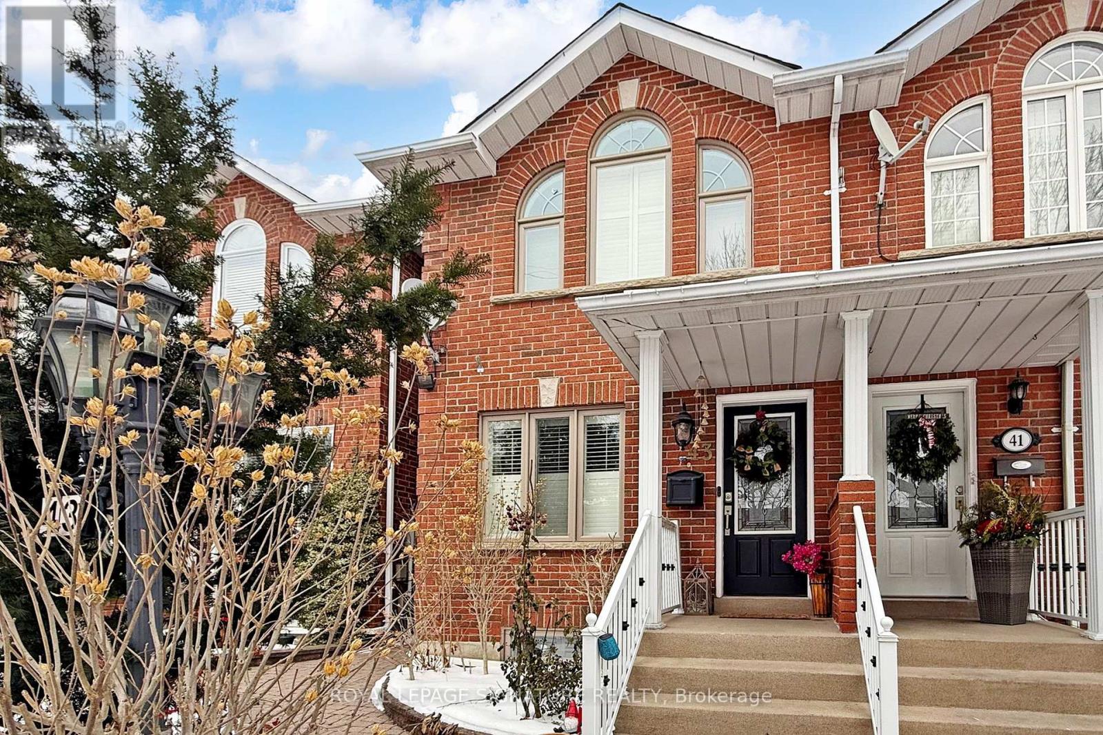 43 Alessia Circle, Toronto, Ontario  M6E 5A6 - Photo 3 - W12658092