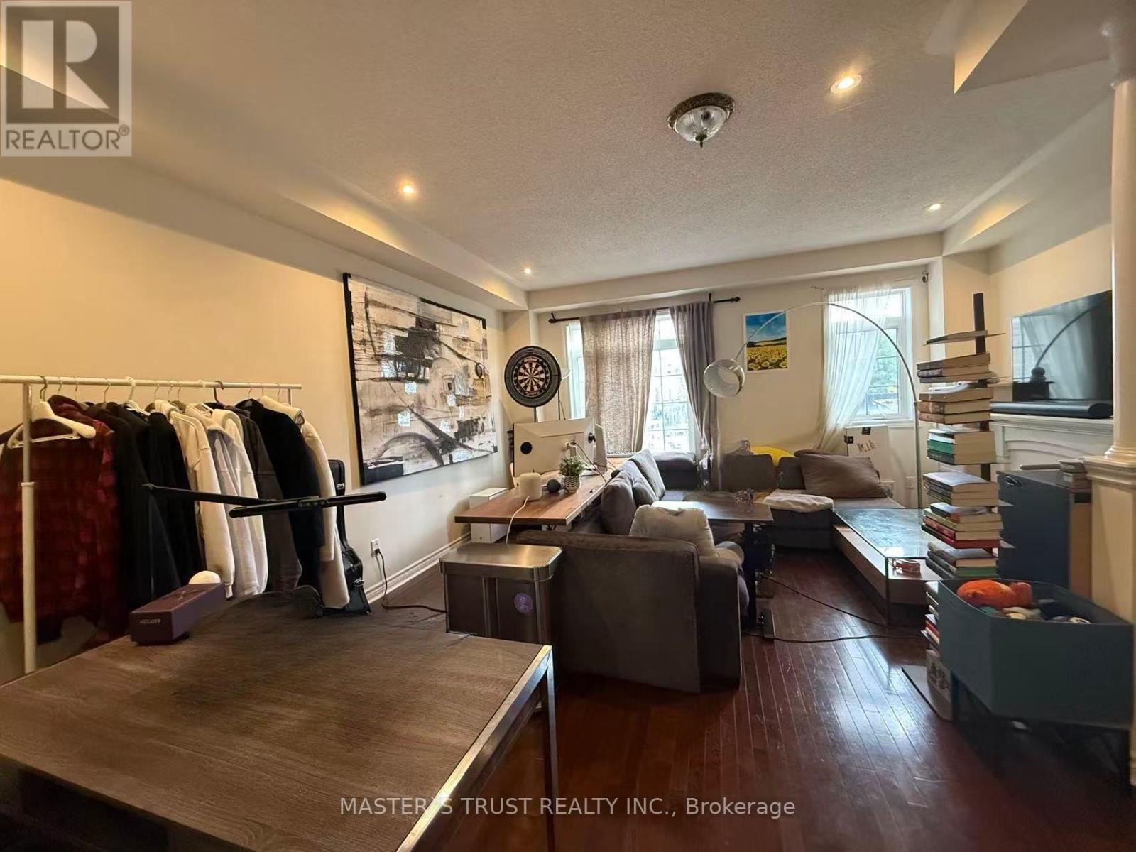 63 Routliffe Lane, Toronto, Ontario  M2N 0A5 - Photo 3 - C12658106