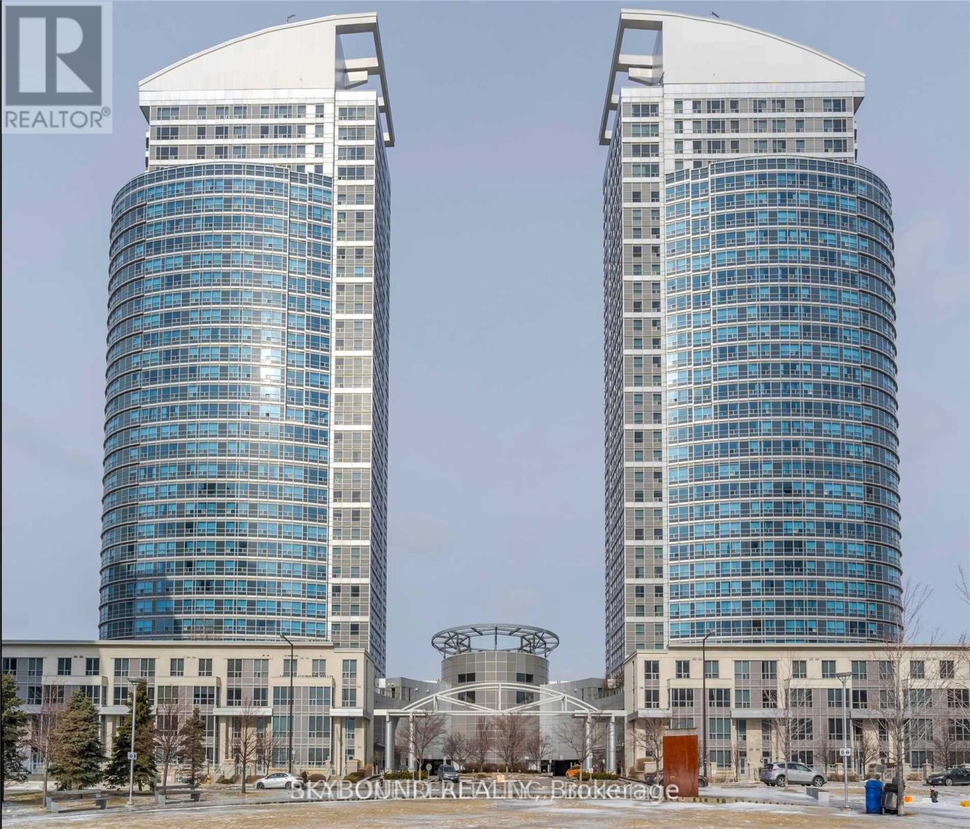 1702 - 38 LEE CENTRE DRIVE, Toronto, Ontario