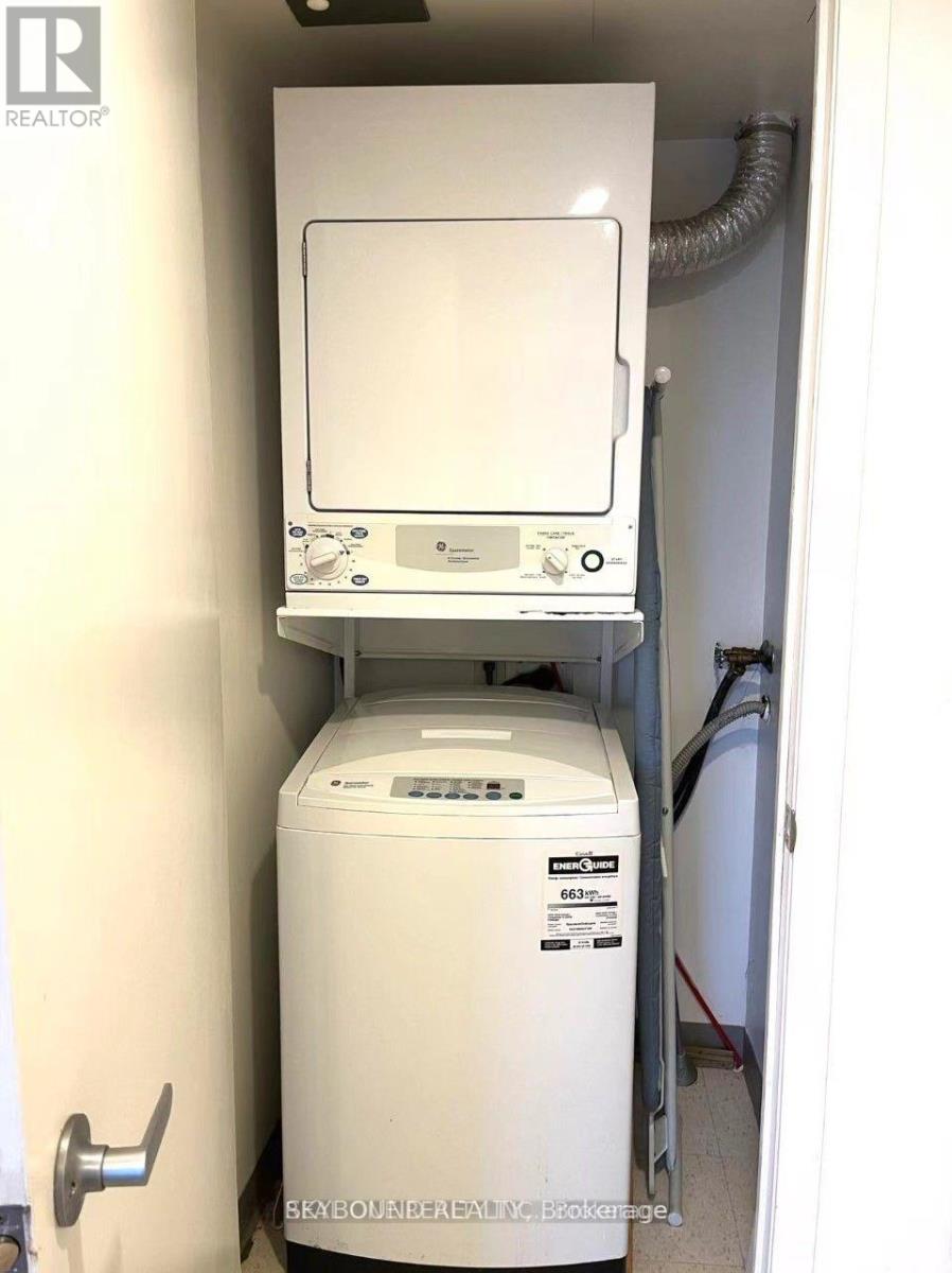 1702 - 38 Lee Centre Drive, Toronto, Ontario  M1H 3J7 - Photo 13 - E12658112