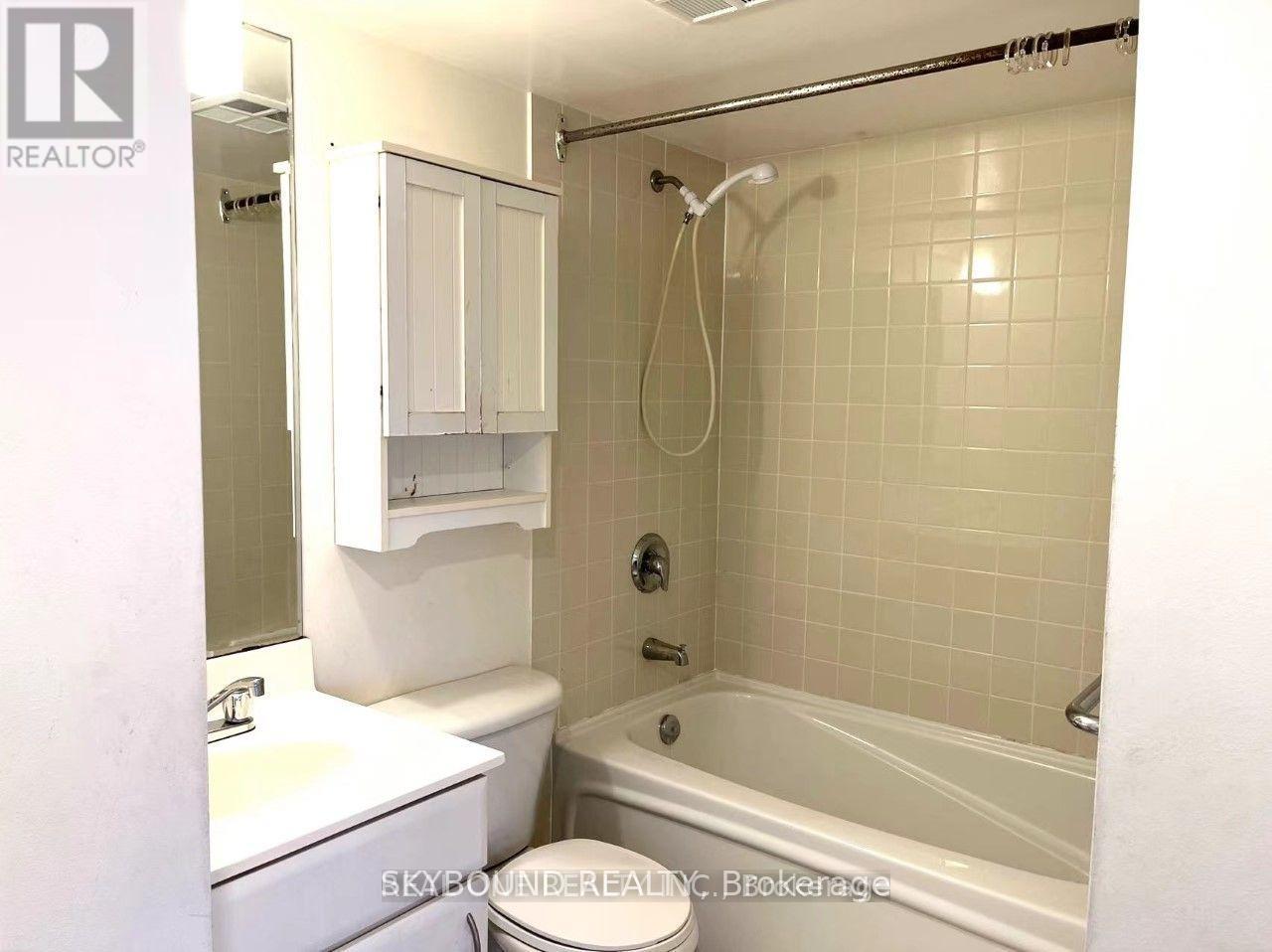 1702 - 38 Lee Centre Drive, Toronto, Ontario  M1H 3J7 - Photo 15 - E12658112