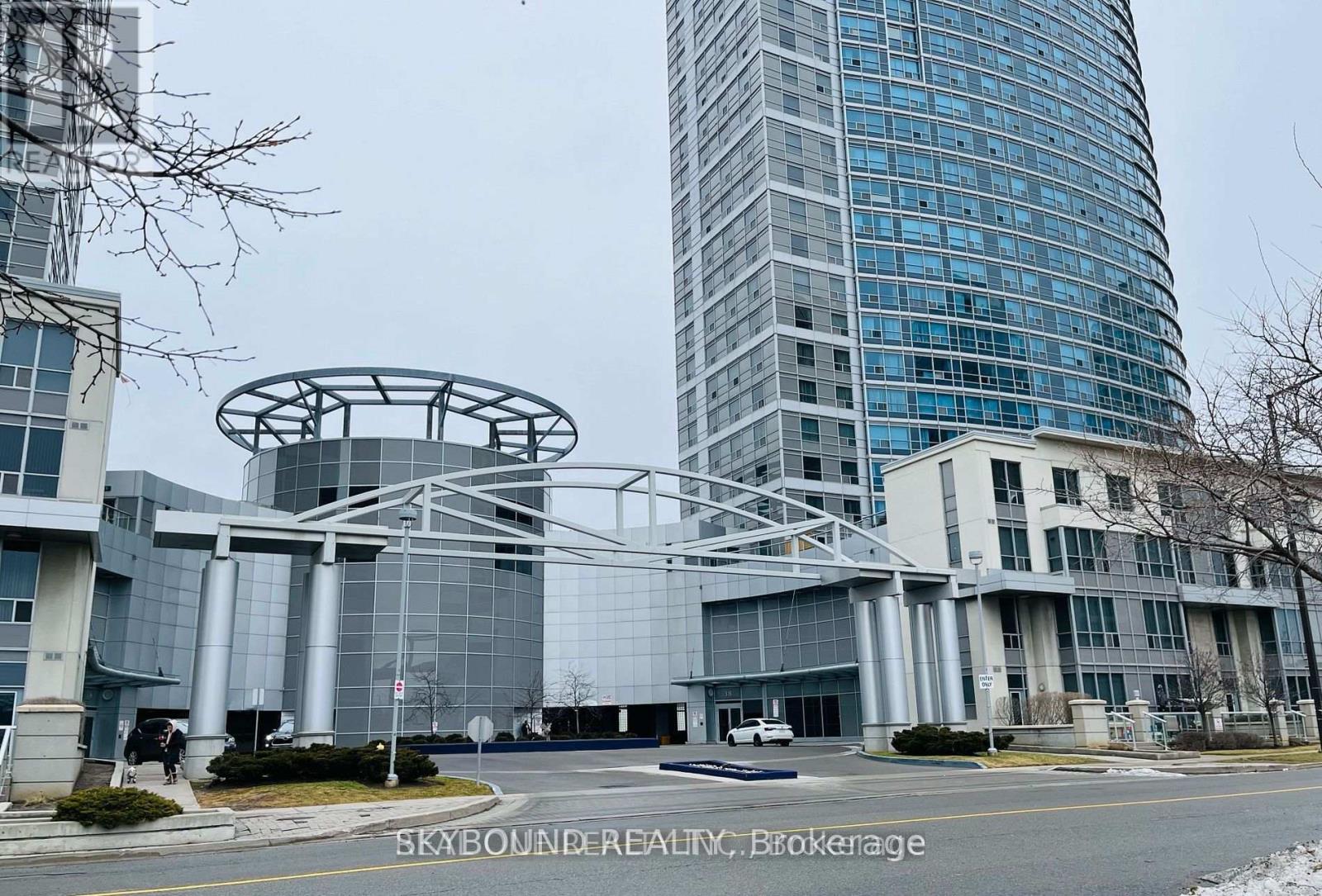 1702 - 38 Lee Centre Drive, Toronto, Ontario  M1H 3J7 - Photo 2 - E12658112