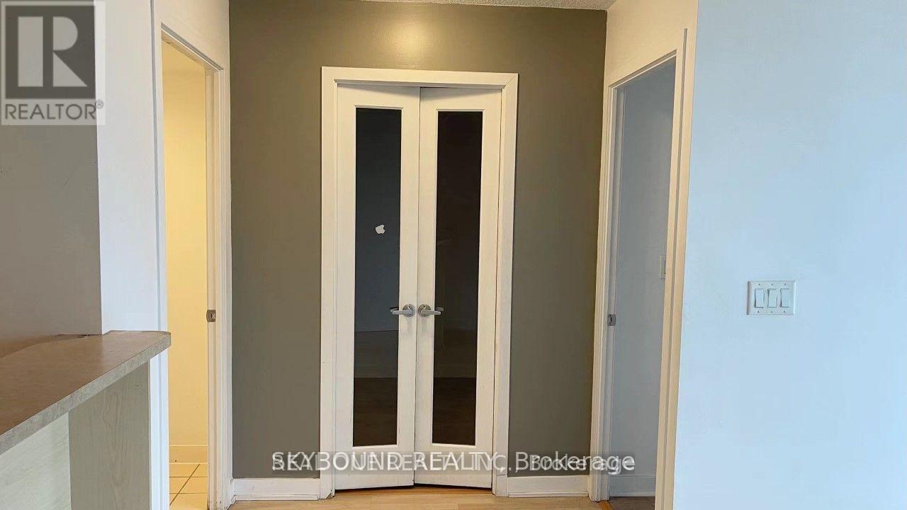 1702 - 38 Lee Centre Drive, Toronto, Ontario  M1H 3J7 - Photo 9 - E12658112