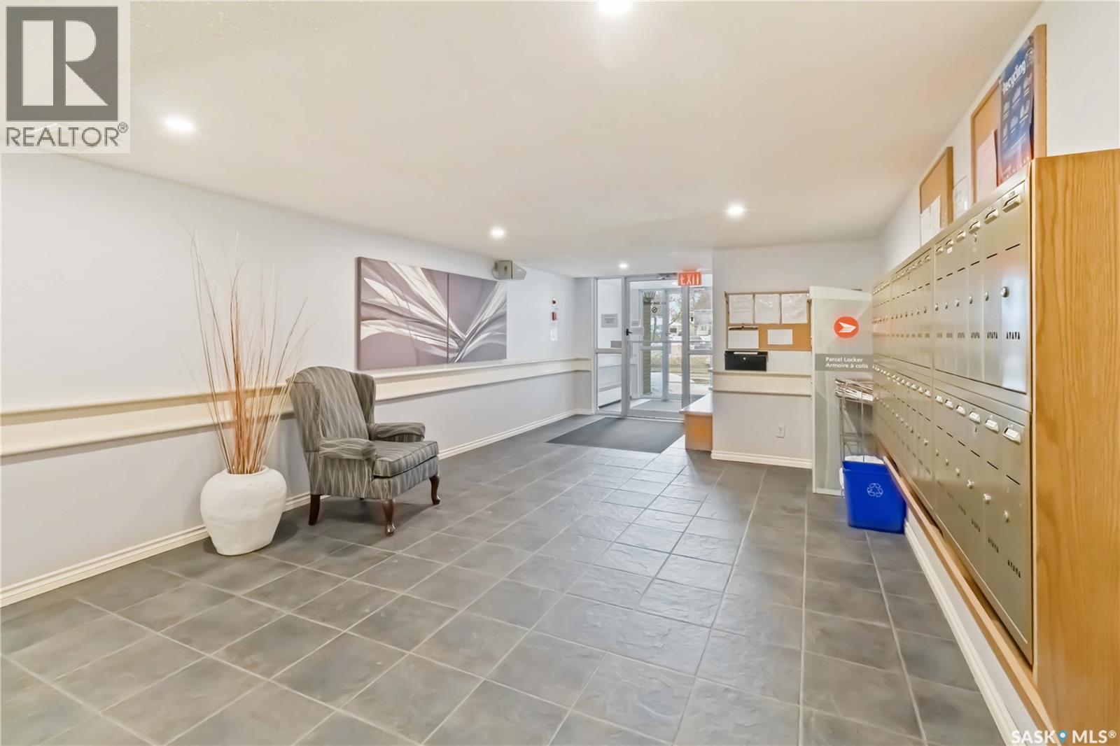 112 706 Confederation Drive, Saskatoon, Saskatchewan  S7L 5R7 - Photo 2 - SK025984