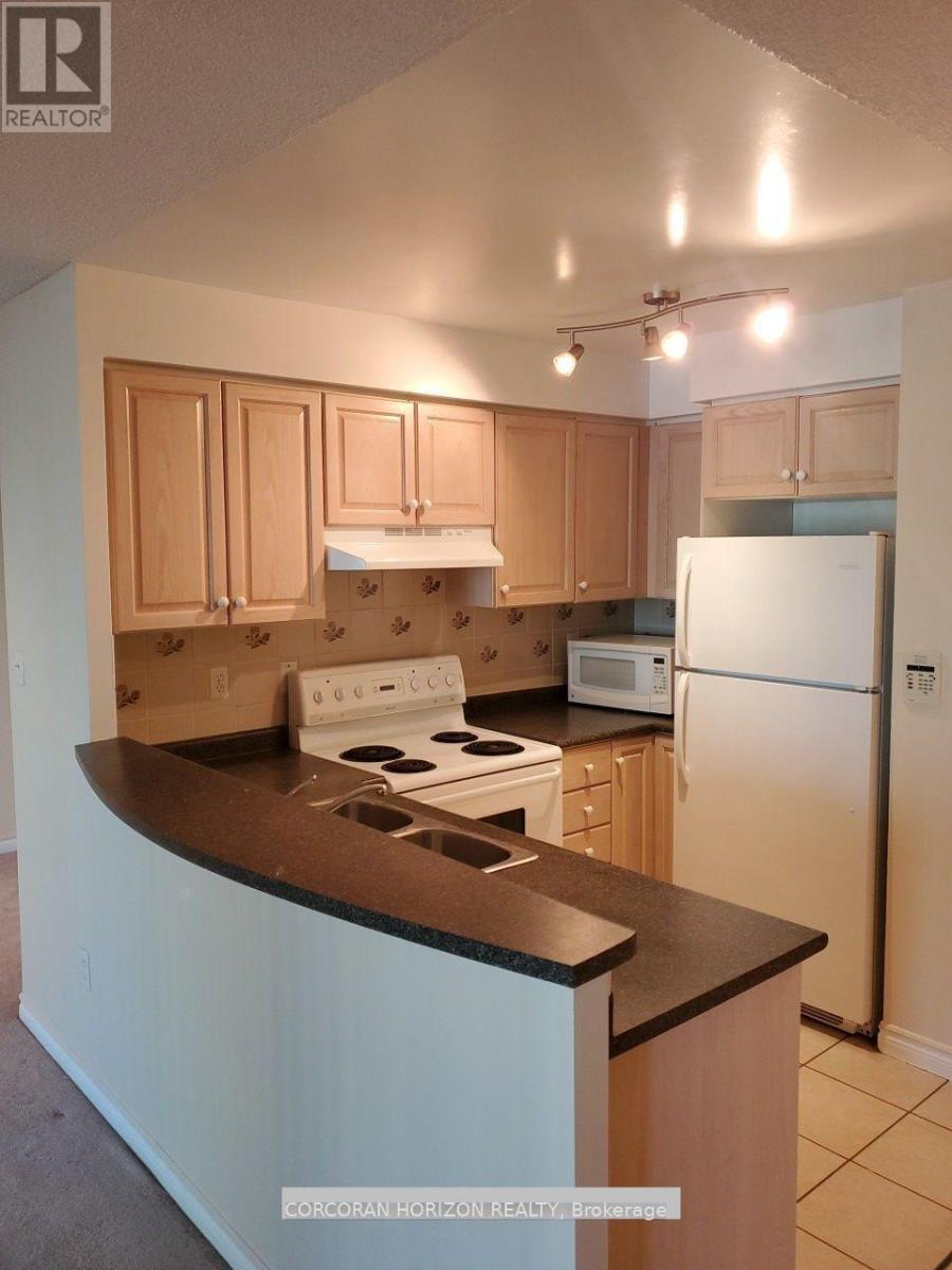 816 - 7 Lorraine Drive, Toronto, Ontario  M2N 7H2 - Photo 3 - C12655874