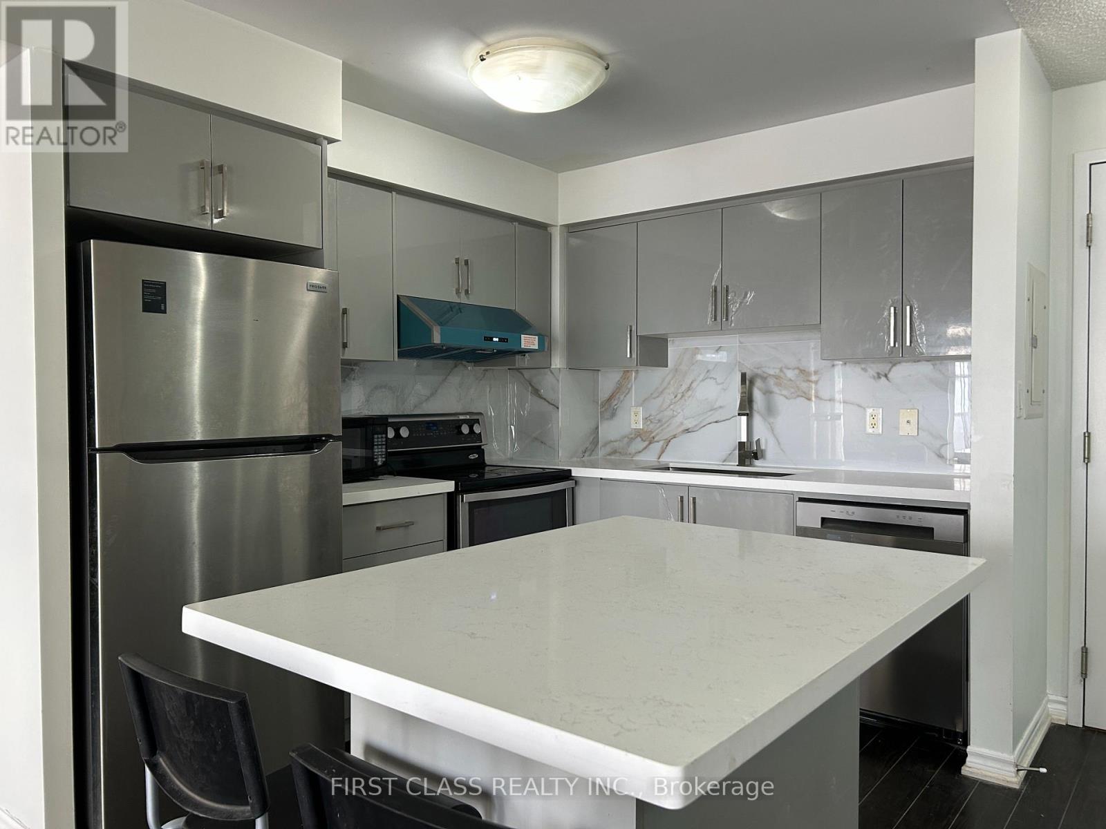 1612 - 3880 Duke Of York Boulevard, Mississauga, Ontario  L5B 4M7 - Photo 10 - W12654704