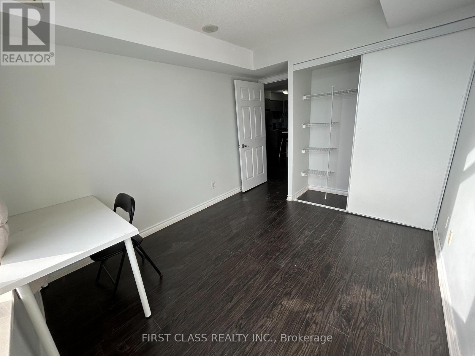 1612 - 3880 Duke Of York Boulevard, Mississauga, Ontario  L5B 4M7 - Photo 19 - W12654704