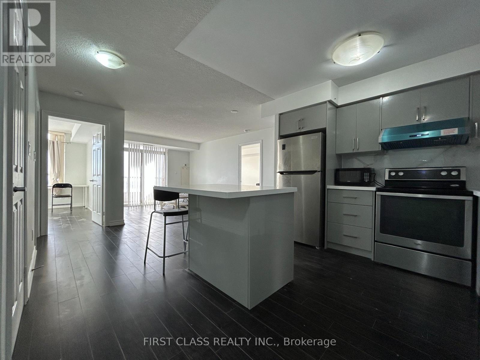 1612 - 3880 Duke Of York Boulevard, Mississauga, Ontario  L5B 4M7 - Photo 8 - W12654704