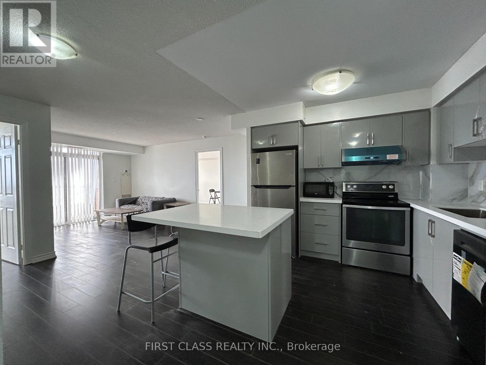 1612 - 3880 Duke Of York Boulevard, Mississauga, Ontario  L5B 4M7 - Photo 9 - W12654704