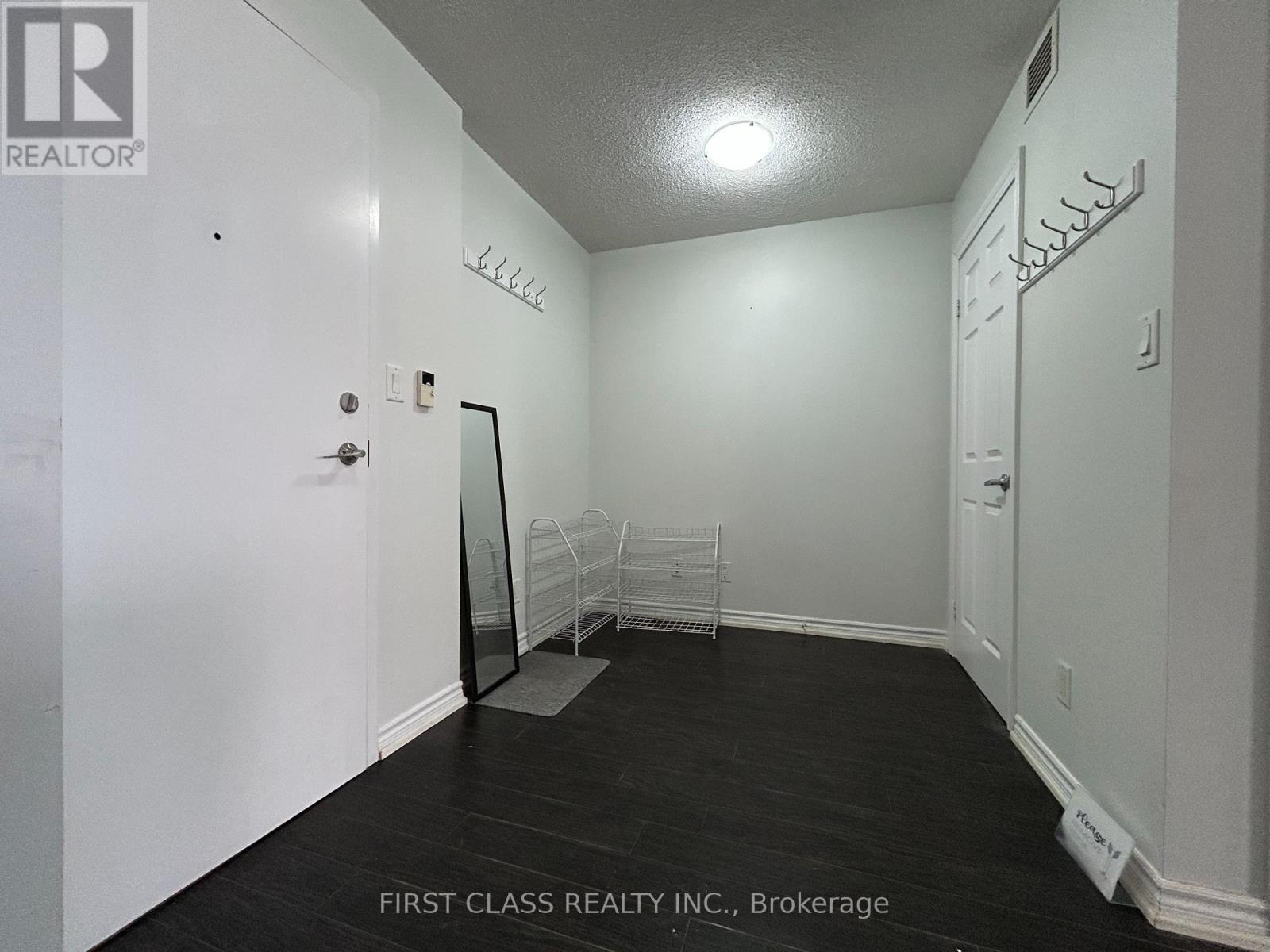 1612 - 3880 Duke Of York Boulevard, Mississauga, Ontario  L5B 4M7 - Photo 20 - W12654704