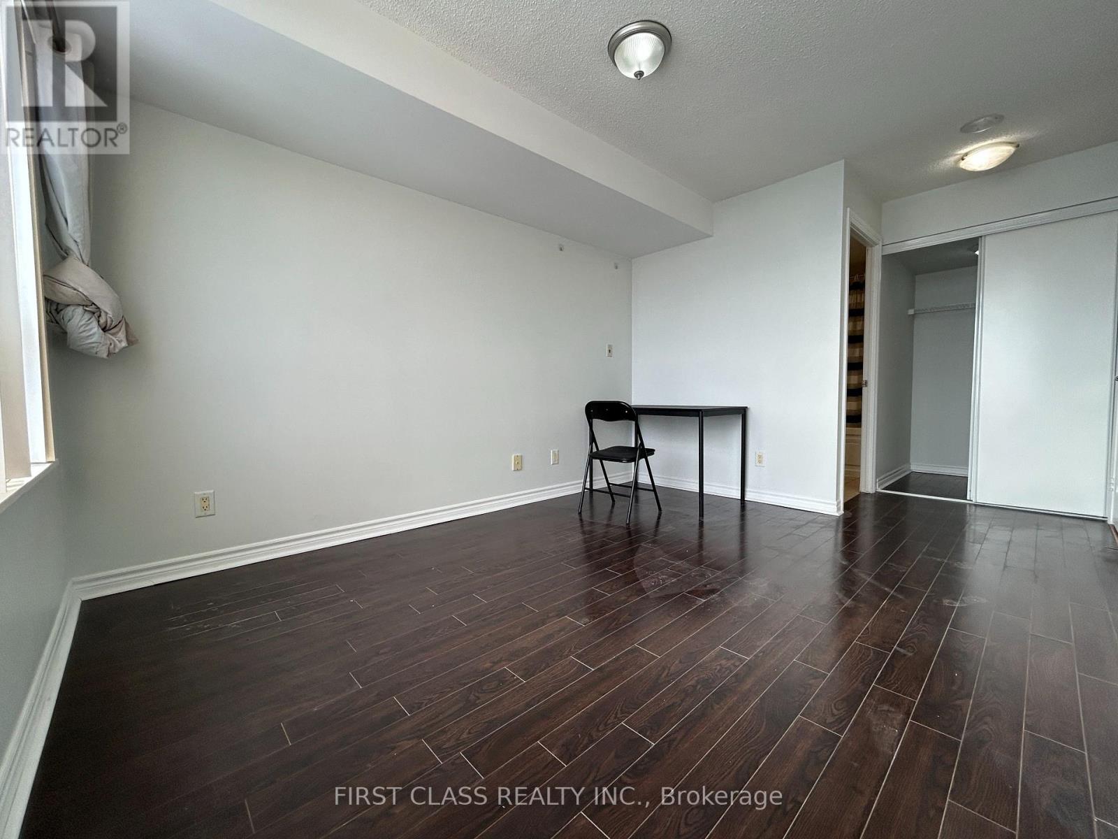 1612 - 3880 Duke Of York Boulevard, Mississauga, Ontario  L5B 4M7 - Photo 16 - W12654704