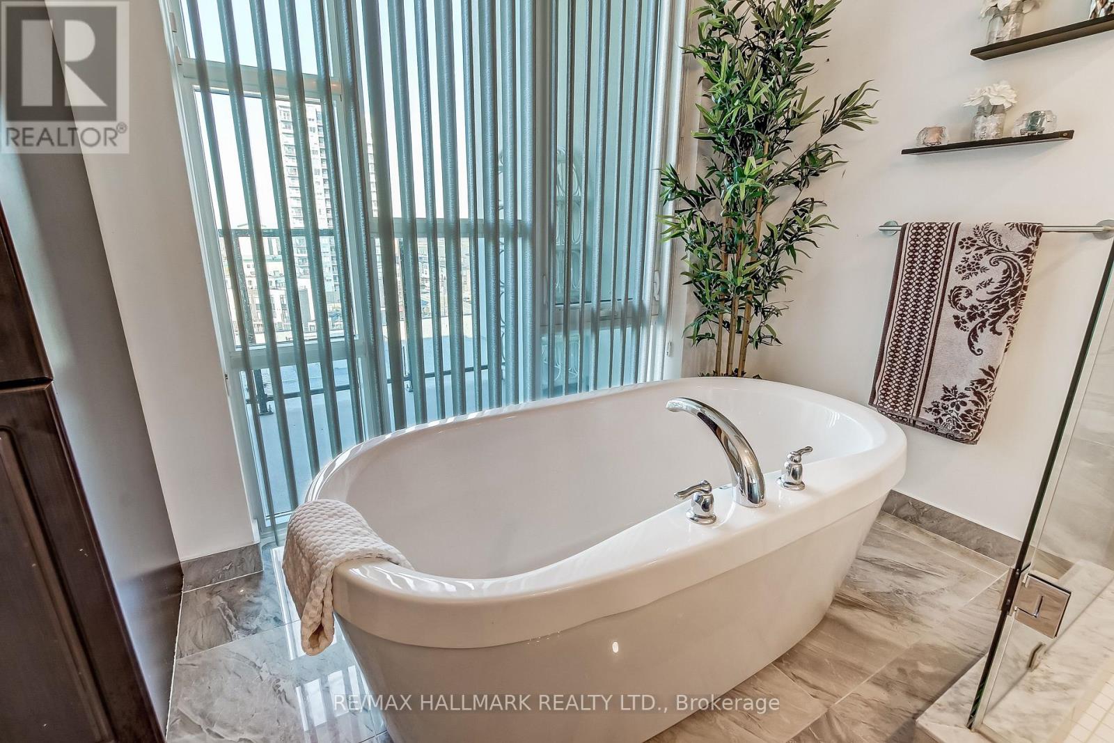 807 - 16 Concord Place, Grimsby, Ontario  L3M 0J1 - Photo 19 - X12462843