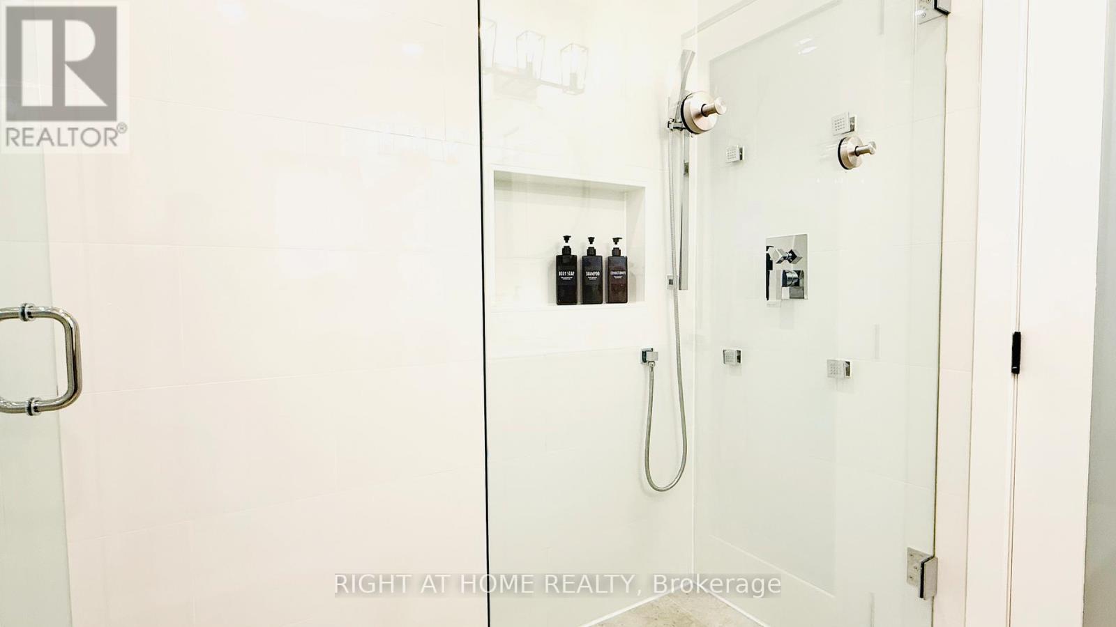 646 Davenport Road, Toronto, Ontario  M5R 1K9 - Photo 13 - C12658160