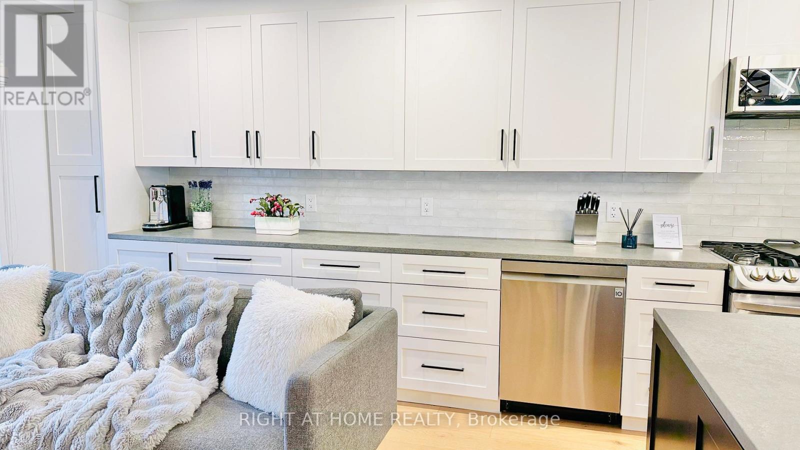 646 Davenport Road, Toronto, Ontario  M5R 1K9 - Photo 5 - C12658160